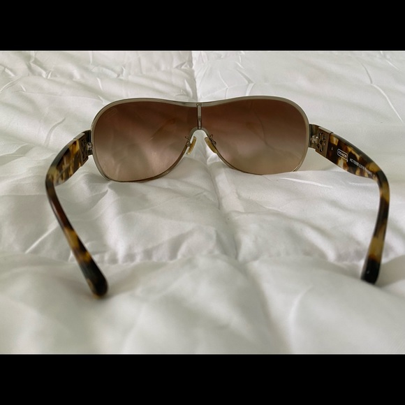 Coach sunglasses.Great shape. Hc7005b Reagan/Gold spotty tortoise - Picture 6 of 8